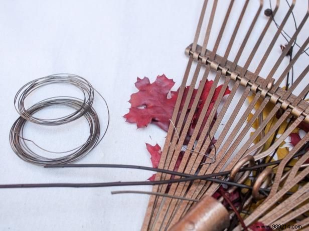 DIY Fall Rake Wreath: Easy Step-by-Step Tutorial from a Seasoned Crafter