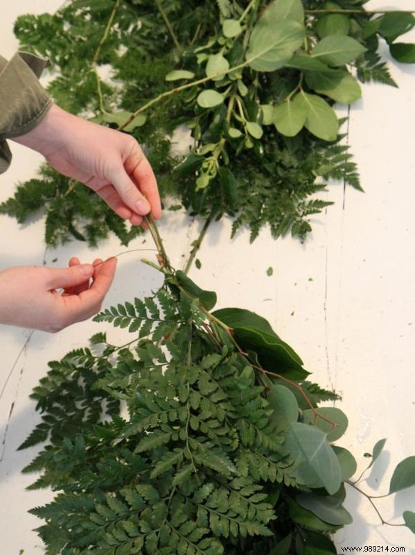 How to Craft a Stunning Flower Garland: Expert Step-by-Step Guide