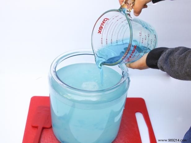 DIY Giant Bubble Wand and Ultra-Strong Bubble Solution: Easy Step-by-Step Guide