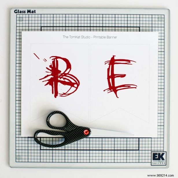 DIY Spooky  CAUTION  Halloween Banner: Quick Tutorial with Printable Template