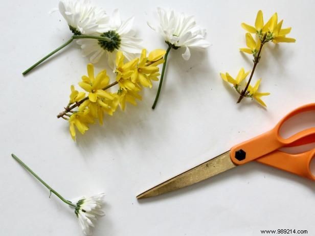 How to Craft a Groom s Boutonniere: Expert DIY Wedding Guide