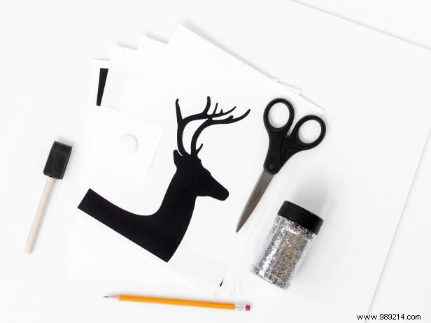 DIY Glittery Reindeer Silhouette: Easy Christmas Craft by Expert Designer
