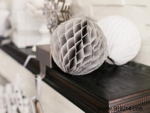 DIY Glittery Reindeer Silhouette: Easy Christmas Craft by Expert Designer