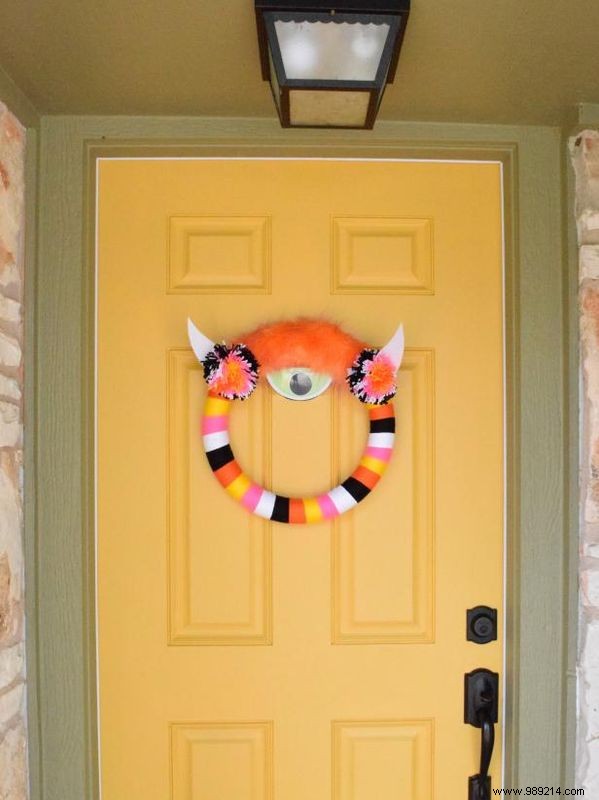 DIY Halloween Yarn-Wrapped Monster Crown: Easy Step-by-Step Craft Tutorial