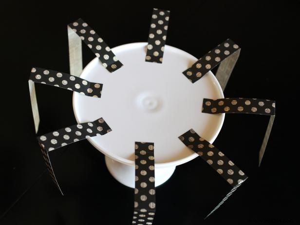 Spooky Halloween Spider Cake: Easy Step-by-Step Recipe from a Seasoned Baker