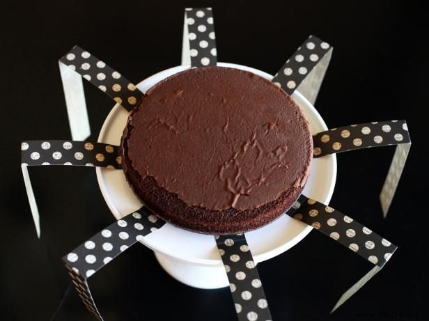 Spooky Halloween Spider Cake: Easy Step-by-Step Recipe from a Seasoned Baker