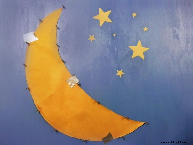 DIY Starry Night Headboard for Kids: Built-In Lights Crafted with Family Fun