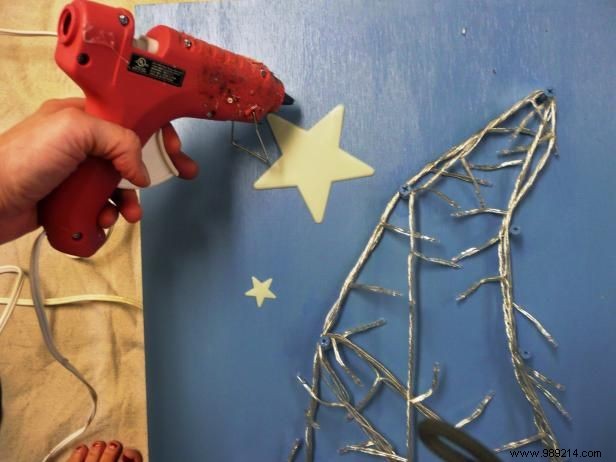 DIY Starry Night Headboard for Kids: Built-In Lights Crafted with Family Fun