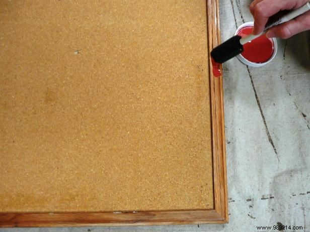 DIY Holiday Greeting Card Display: Upcycle a Thrifted Corkboard Like a Pro