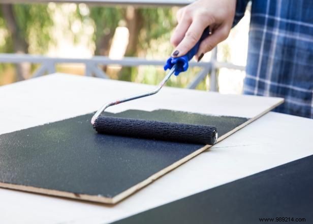 DIY Log Slice Fireplace Screen: Easy Magnetic Tutorial for Cozy Decor