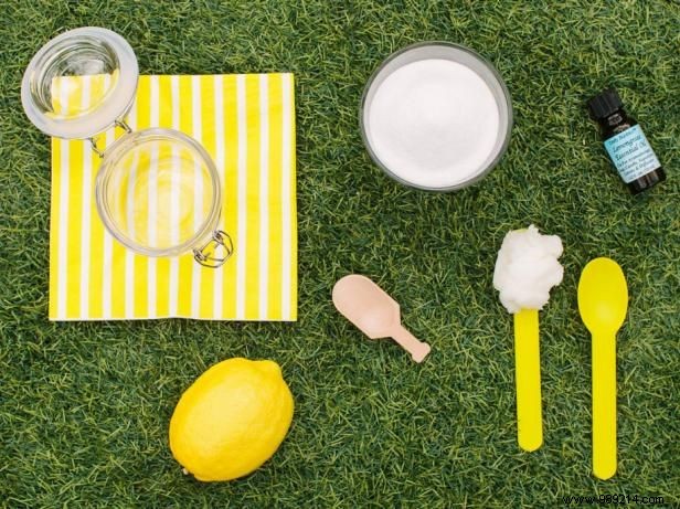 How to Make a Luxurious Lemon Sugar Body Scrub at Home