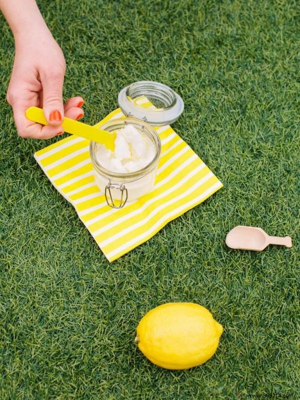 How to Make a Luxurious Lemon Sugar Body Scrub at Home