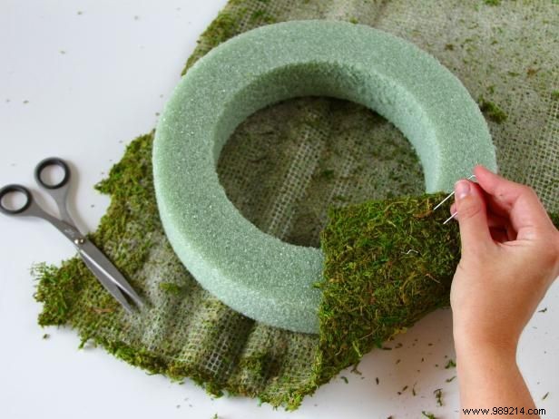 DIY Mid-Century Modern Hanging Holiday Centerpiece: Expert Step-by-Step Guide