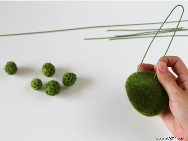 DIY Mid-Century Modern Hanging Holiday Centerpiece: Expert Step-by-Step Guide