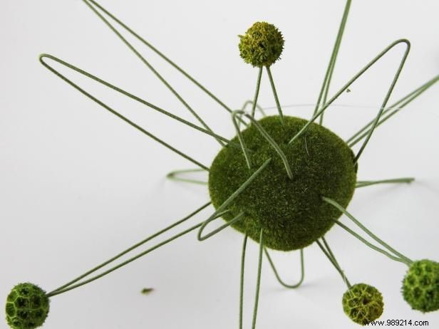 DIY Mid-Century Modern Hanging Holiday Centerpiece: Expert Step-by-Step Guide