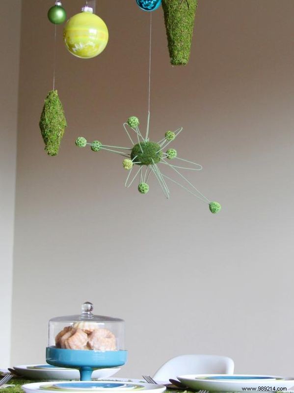 DIY Mid-Century Modern Hanging Holiday Centerpiece: Expert Step-by-Step Guide