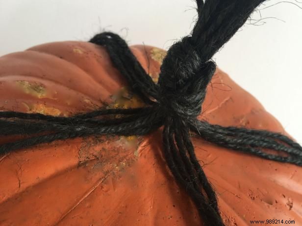 DIY Spooky Macrame Hanging Planter: Easy Halloween Tutorial