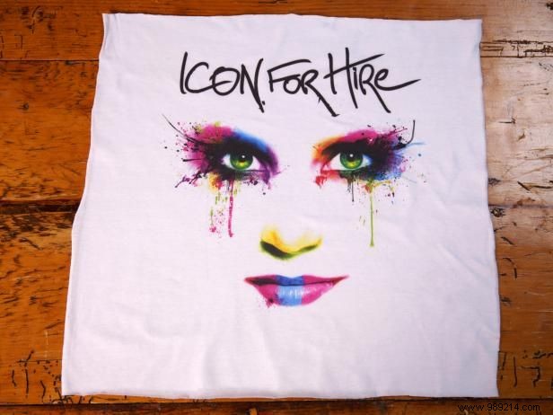 DIY No-Sew Seamless Pillow from a Recycled T-Shirt: Easy Step-by-Step Guide