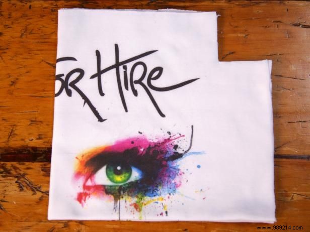 DIY No-Sew Seamless Pillow from a Recycled T-Shirt: Easy Step-by-Step Guide