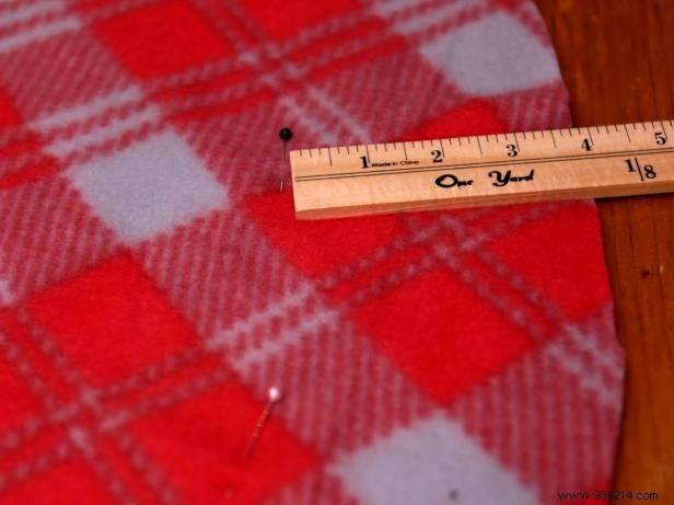 DIY No-Sew Seamless Pet Bed: Simple Step-by-Step Fleece Tutorial