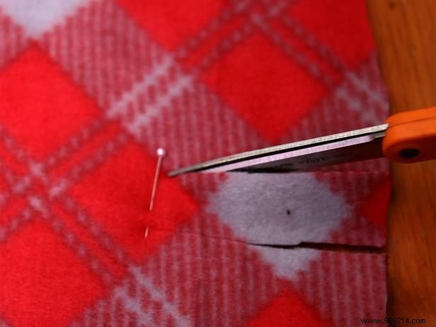 DIY No-Sew Seamless Pet Bed: Simple Step-by-Step Fleece Tutorial