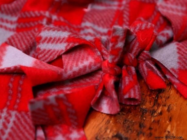 DIY No-Sew Seamless Pet Bed: Simple Step-by-Step Fleece Tutorial