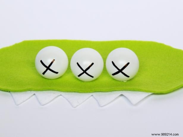 Easy No-Sew DIY Halloween Monster Dog Costume: Step-by-Step Guide