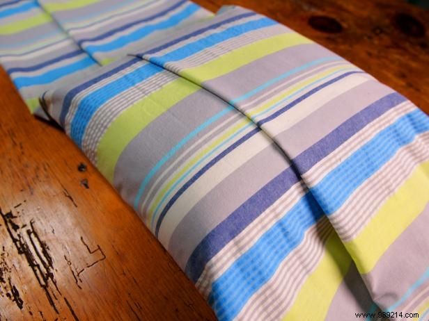 Easy No-Sew Knot Pillow: Step-by-Step DIY Tutorial for Custom Home Decor