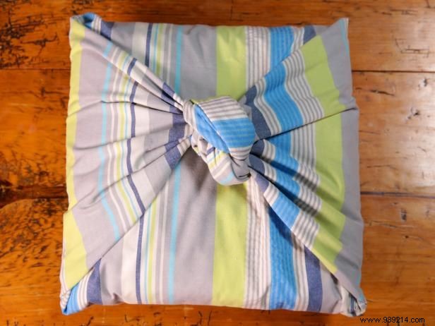 Easy No-Sew Knot Pillow: Step-by-Step DIY Tutorial for Custom Home Decor