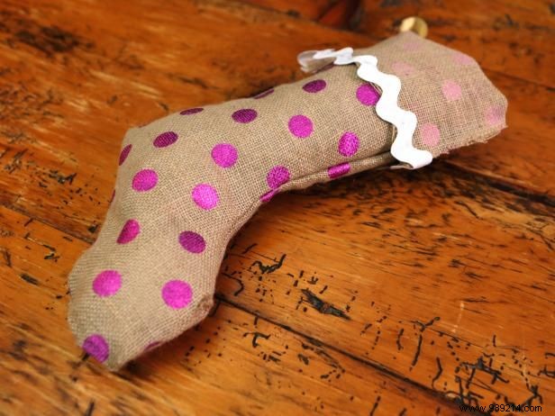 Easy No-Sew Burlap Christmas Stocking: Step-by-Step DIY Guide