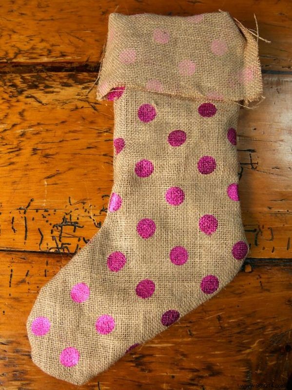 Easy No-Sew Burlap Christmas Stocking: Step-by-Step DIY Guide