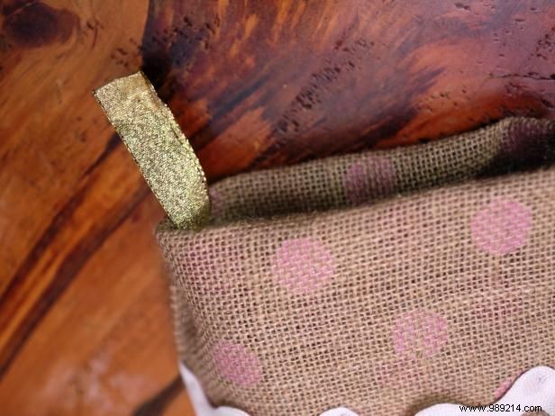 Easy No-Sew Burlap Christmas Stocking: Step-by-Step DIY Guide