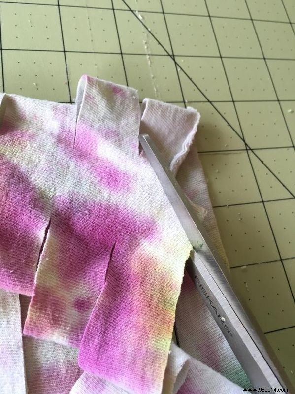 DIY Guide: Upcycle Old T-Shirts into Yarn for Custom Necklaces and Headbands