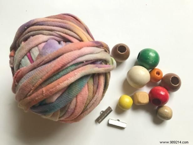 DIY Guide: Upcycle Old T-Shirts into Yarn for Custom Necklaces and Headbands