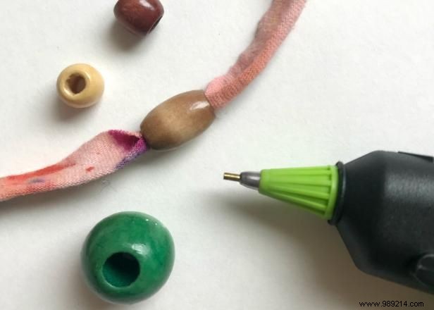 DIY Guide: Upcycle Old T-Shirts into Yarn for Custom Necklaces and Headbands