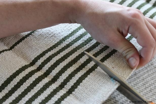 DIY Guide: Craft a Durable Pet Bed Cover from Flat-Weave Rugs