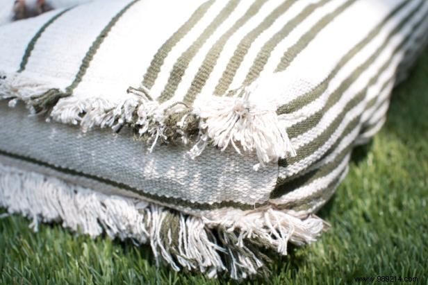 DIY Guide: Craft a Durable Pet Bed Cover from Flat-Weave Rugs