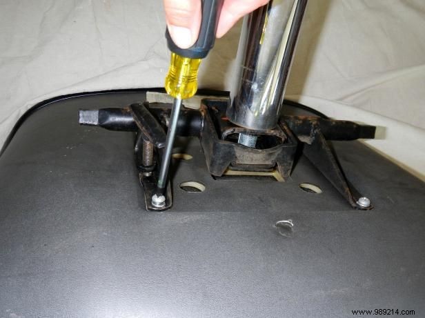 Transform an Old Office Chair into a Cozy Custom Pet Bed: Easy DIY Guide