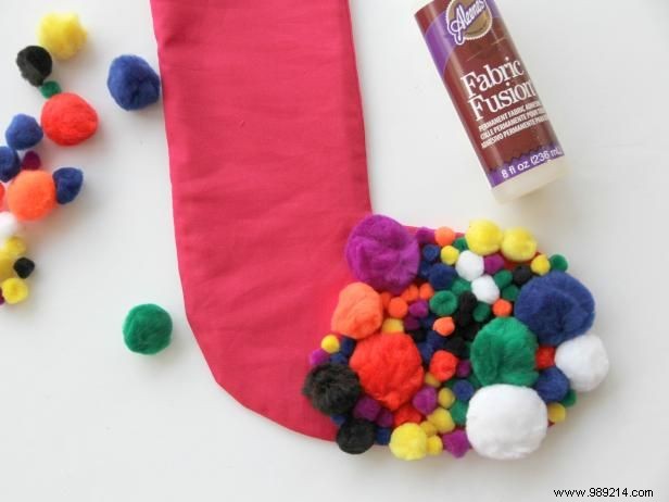 DIY Pom Pom Christmas Stocking: Easy Step-by-Step Tutorial from a Seasoned Crafter