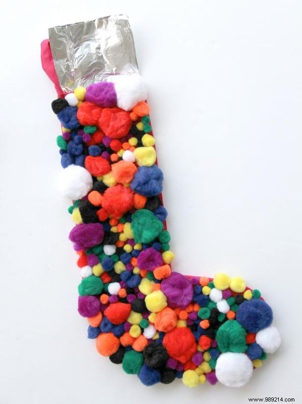 DIY Pom Pom Christmas Stocking: Easy Step-by-Step Tutorial from a Seasoned Crafter