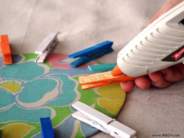 DIY Sunburst Photo Display and Message Board: Expert Step-by-Step Guide