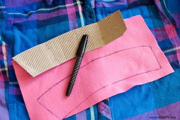 DIY Reusable Coffee Sleeve: Easy Tutorial with Felt and Flannel by Jennifer Perkins