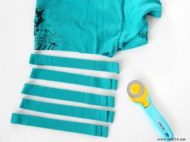 DIY Rag Rug Bath Mat: Easy No-Sew Tutorial Using Recycled T-Shirts
