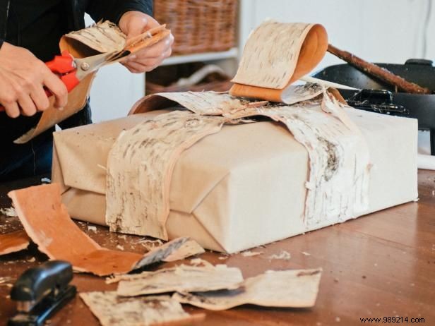 Craft a Stunning Rustic Birch Bark Gift Box and Bow: Expert DIY Guide