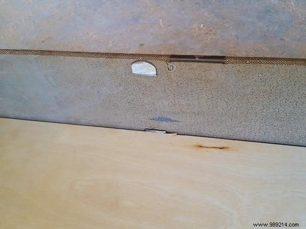 Transform a Vintage Suitcase into a Timeless Coffee Table: DIY Guide