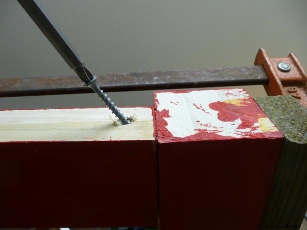 DIY Guide: Upcycle Vintage Soda Crates into a Stylish Display Table