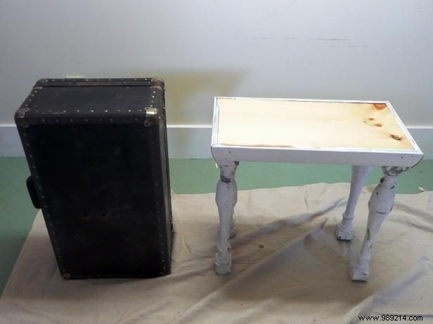 Transform an Old Suitcase into a Stunning Coffee Table: Expert DIY Guide