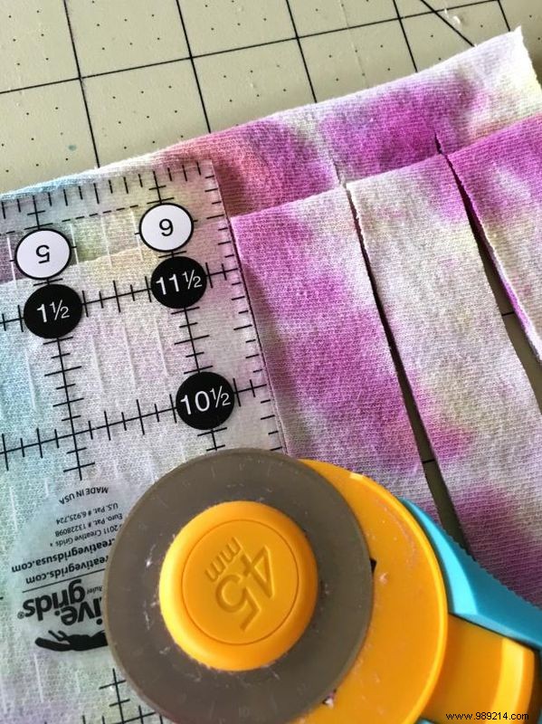 DIY Hanging T-Shirt Planter: Easy Upcycling Tutorial from an Experienced Crafter