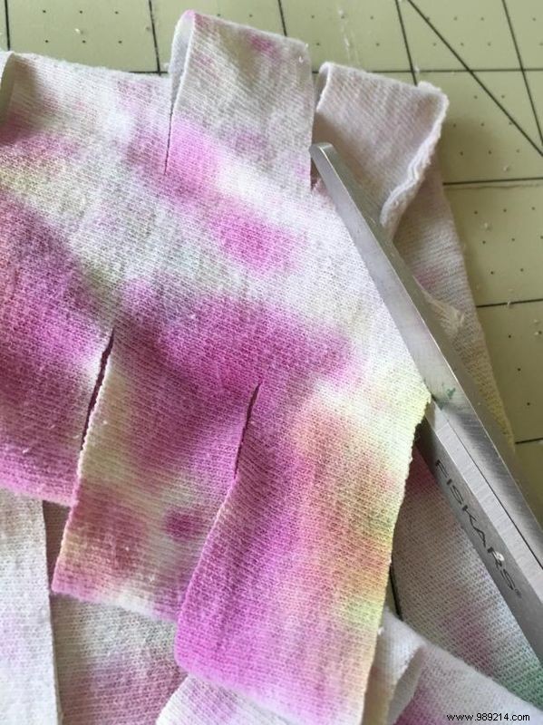 DIY Hanging T-Shirt Planter: Easy Upcycling Tutorial from an Experienced Crafter