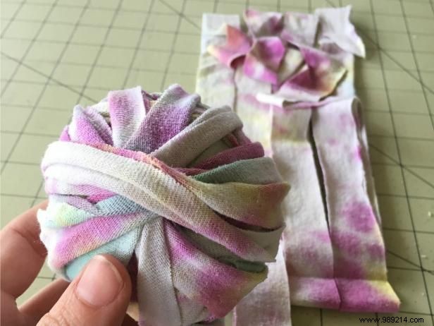 DIY Hanging T-Shirt Planter: Easy Upcycling Tutorial from an Experienced Crafter